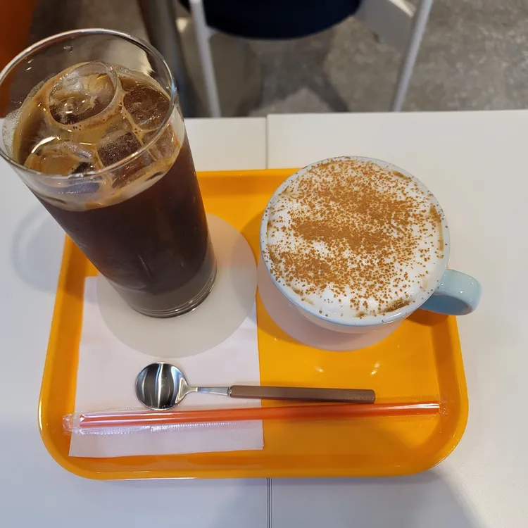 씽커페이트 카페 대표 사진