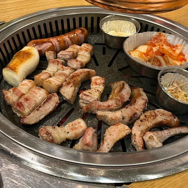 고기밥상 사진 1