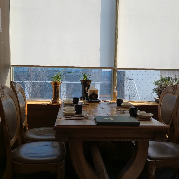 만강홍 대표 사진