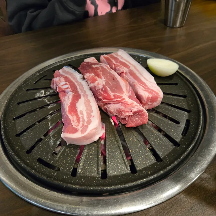 고근산 흑돼지 대표 사진