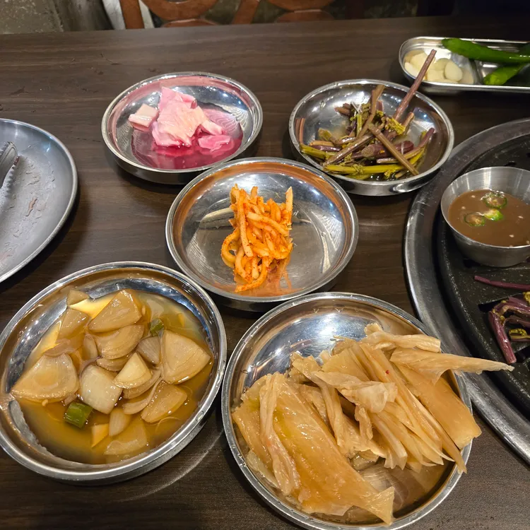 고근산 흑돼지 대표 사진