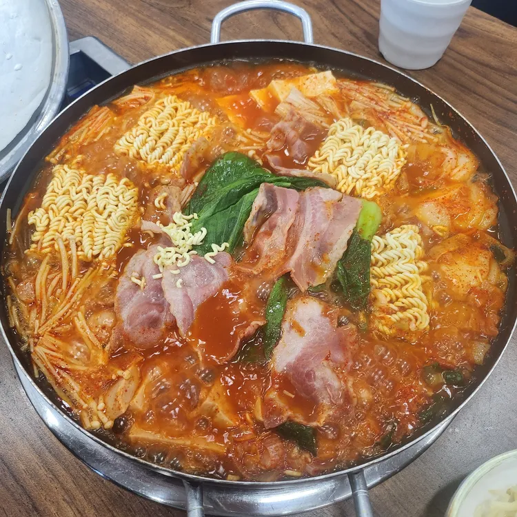 봄이든부대찌개 대표 사진