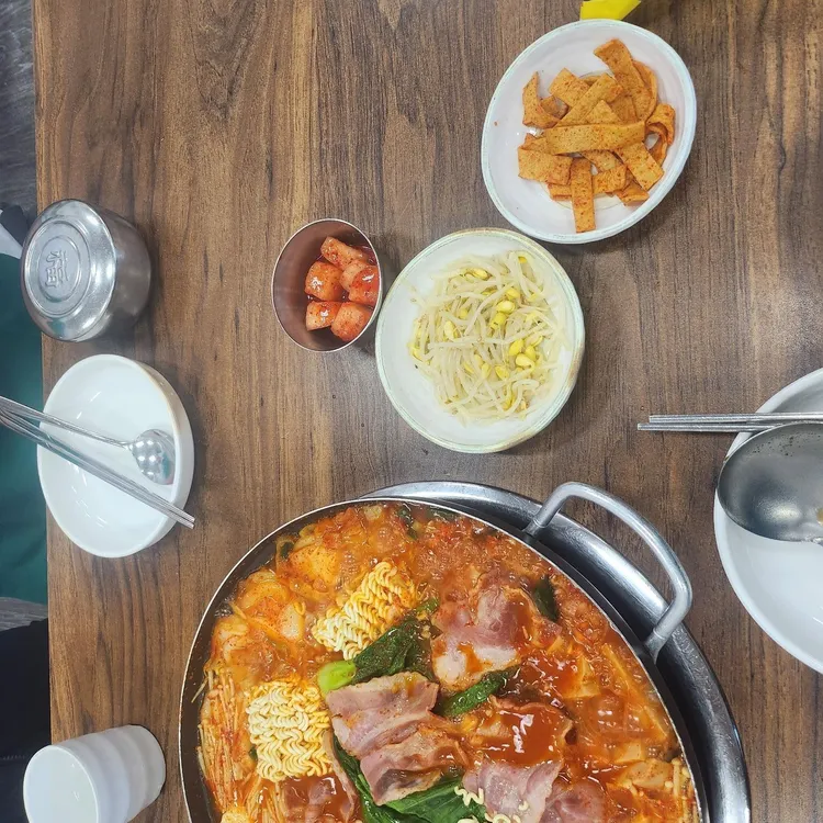 봄이든부대찌개 대표 사진