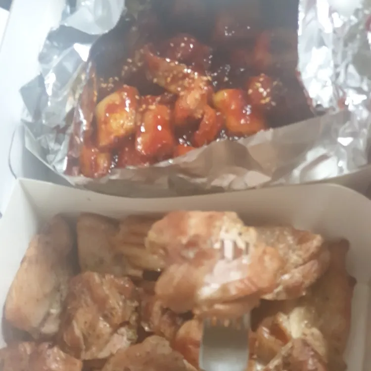 꾸브라꼬숯불두마리치킨 사진 1
