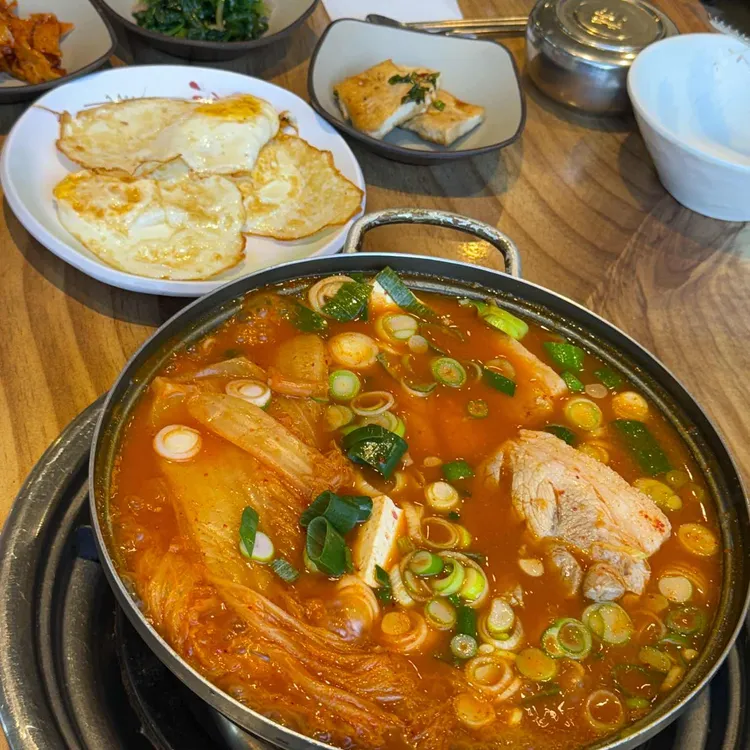 예단 김치찌개맛집 사진 1