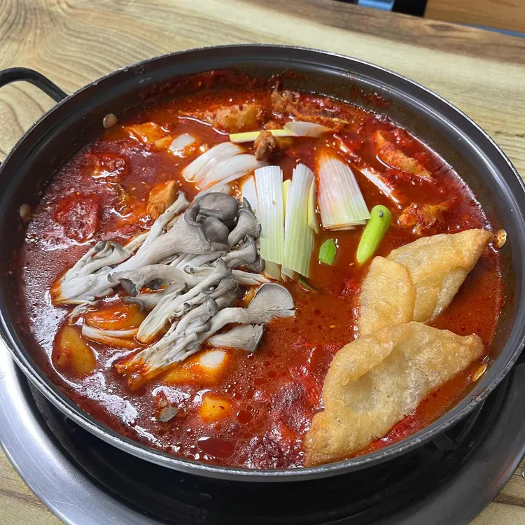 장수 닭한마리손칼국수 대표 사진