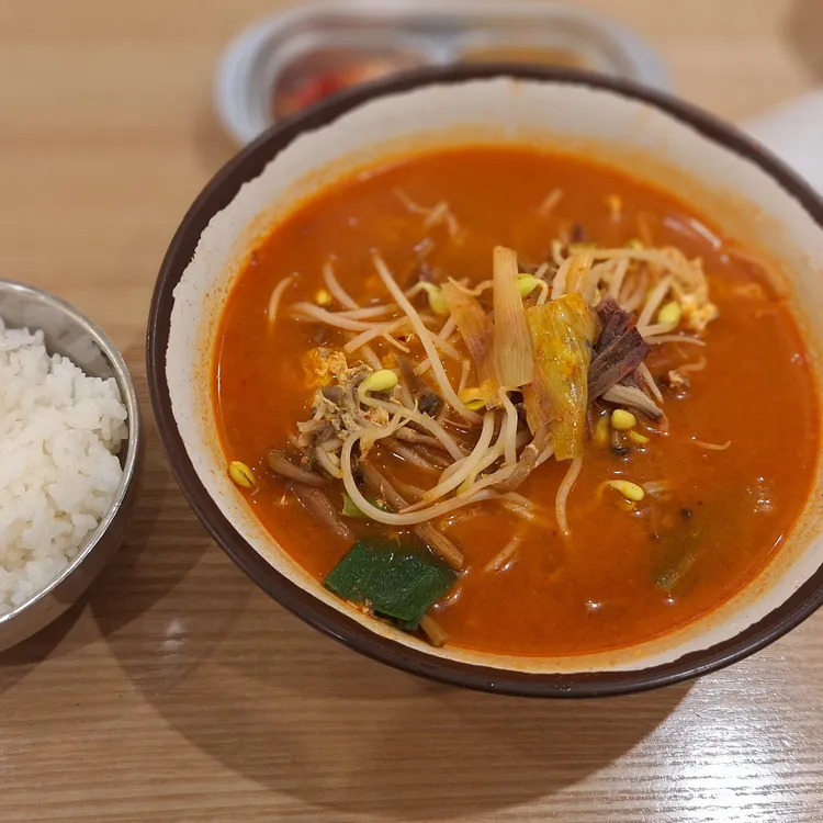 육쌈냉면 대표 사진