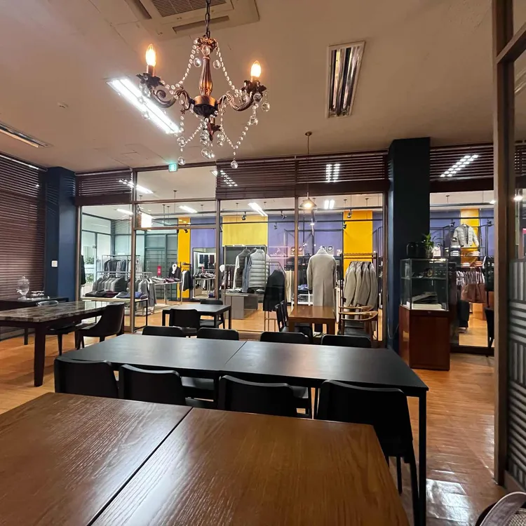 클리포드 카페 대표 사진