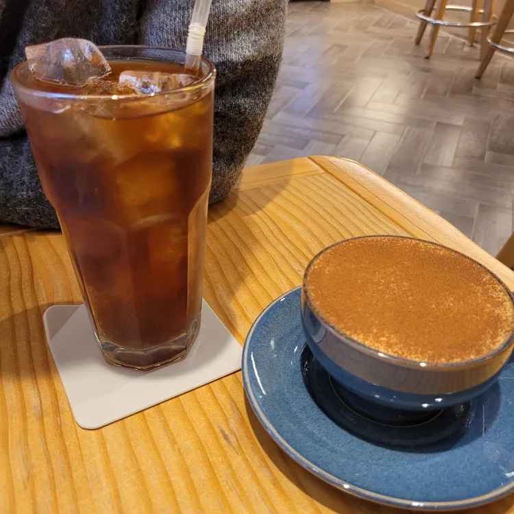로스팅하우스 허깅 대표 사진