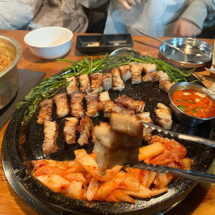 꽃돼지식당 대표 사진