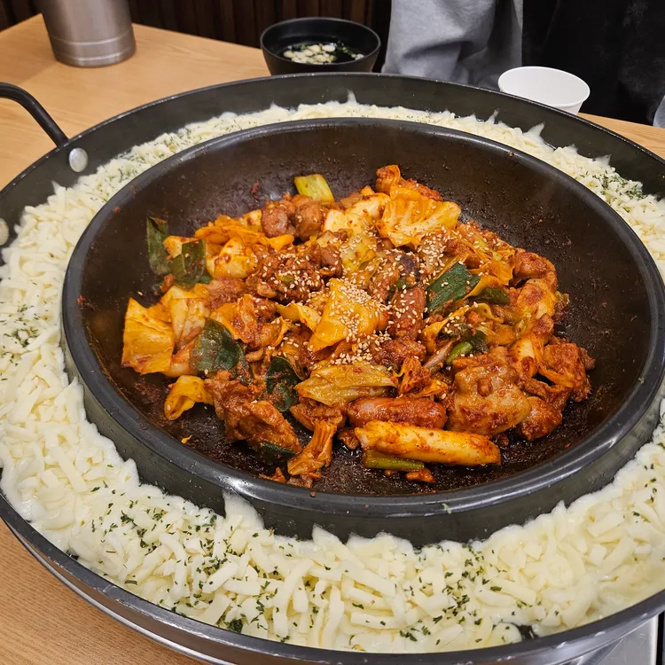 유가네닭갈비 대표 사진