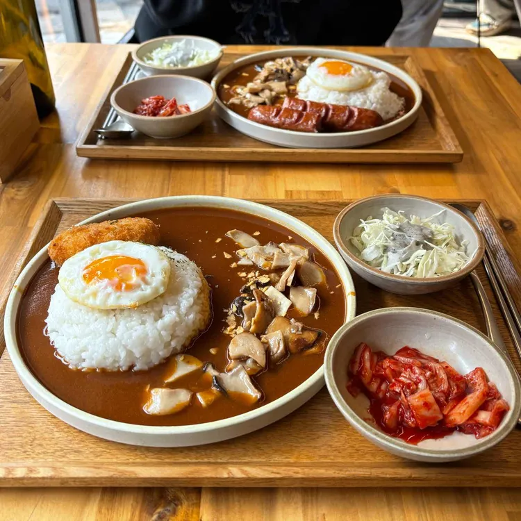 카모 대표 사진