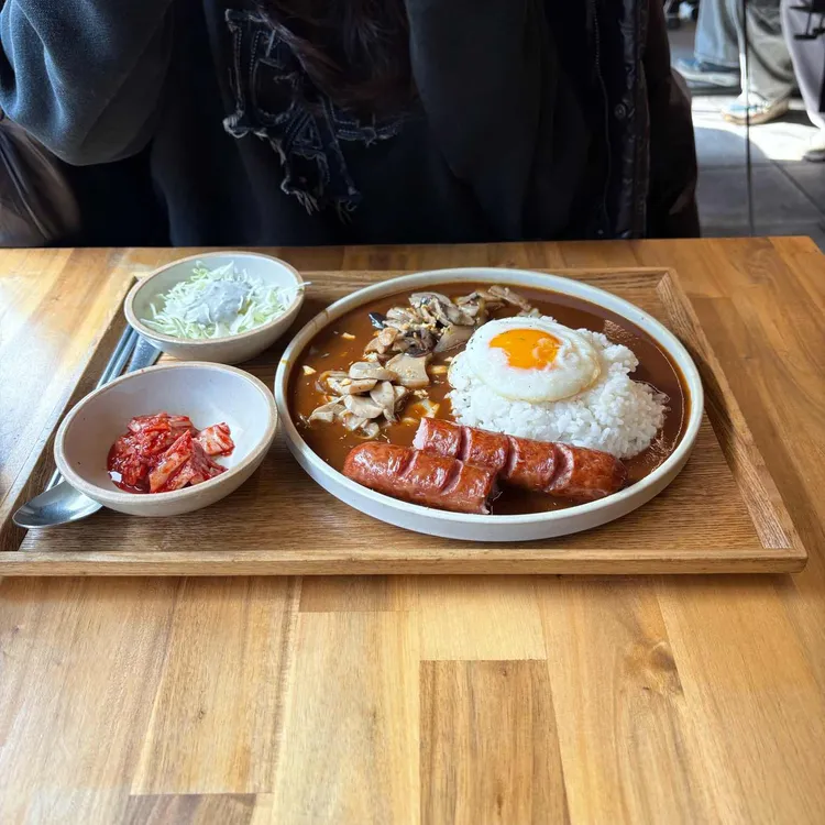 카모 대표 사진