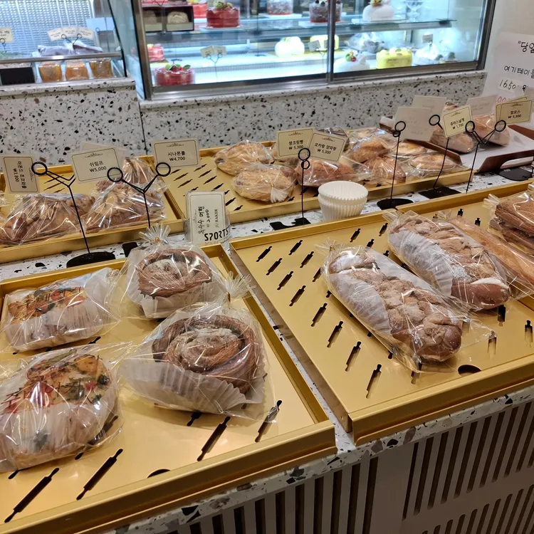 주베이커 대표 사진