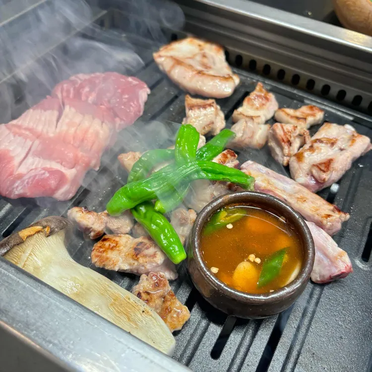 돌담흑돼지 대표 사진
