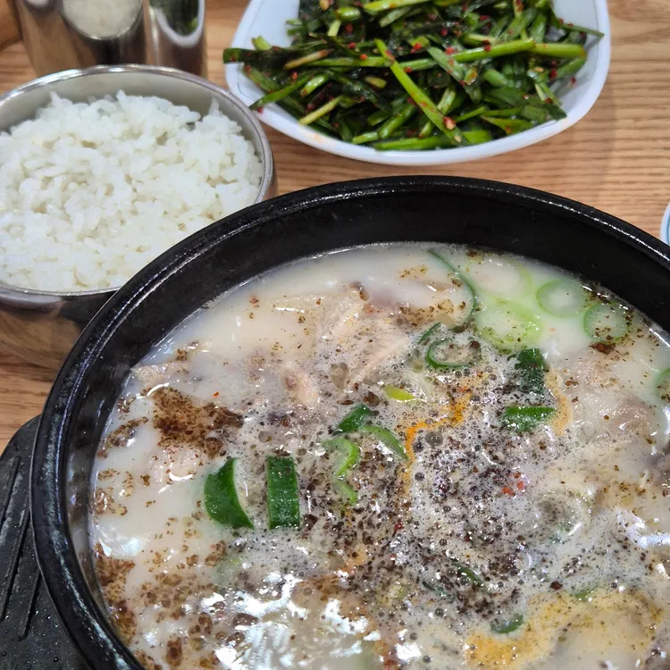 신의주찹쌀순대 대표 사진