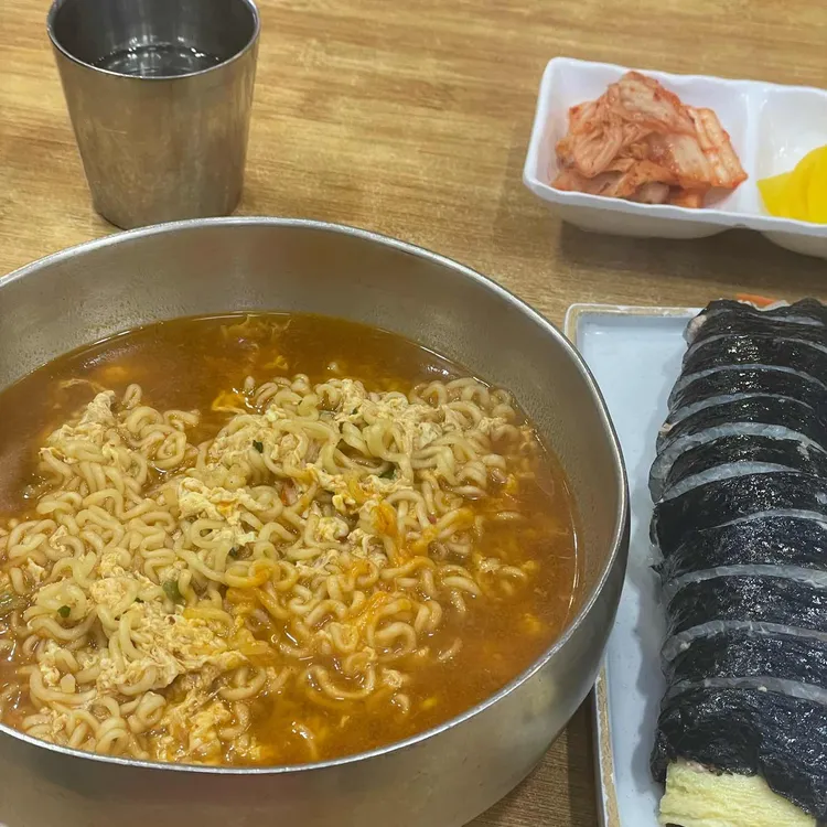 까치네분식 사진 2