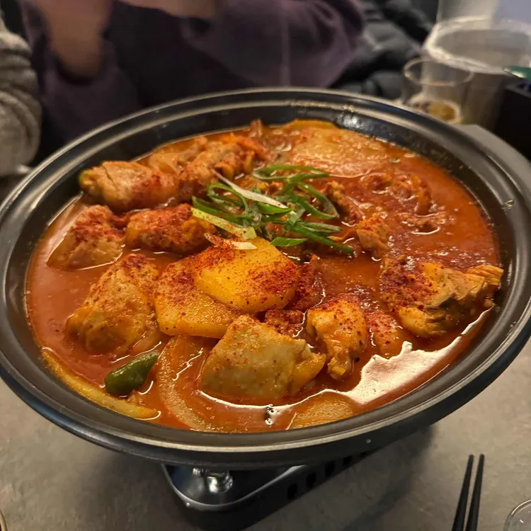 모퉁이 대표 사진