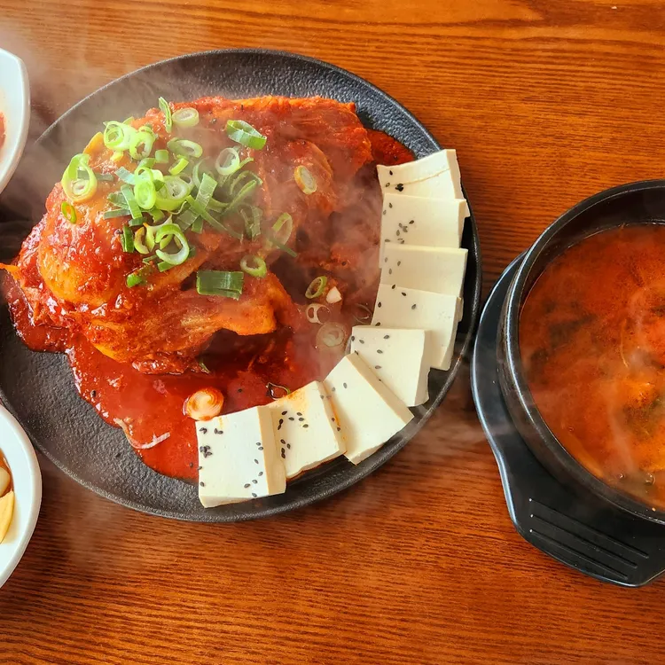 왕뼈집감자탕뼈찜 대표 사진