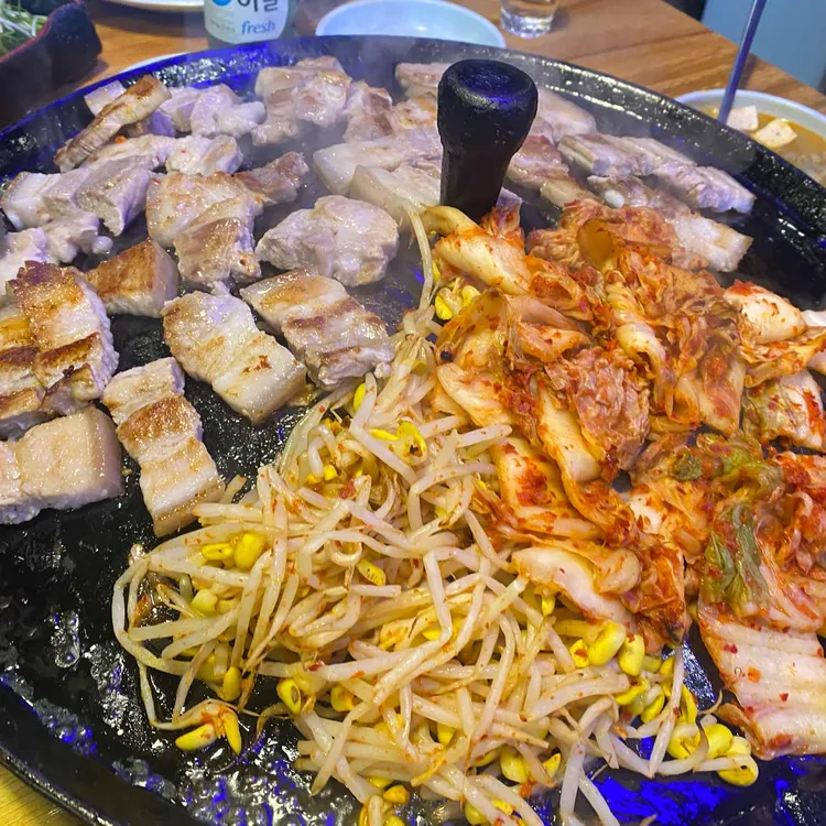 통통솥뚜껑삼겹살 대표 사진