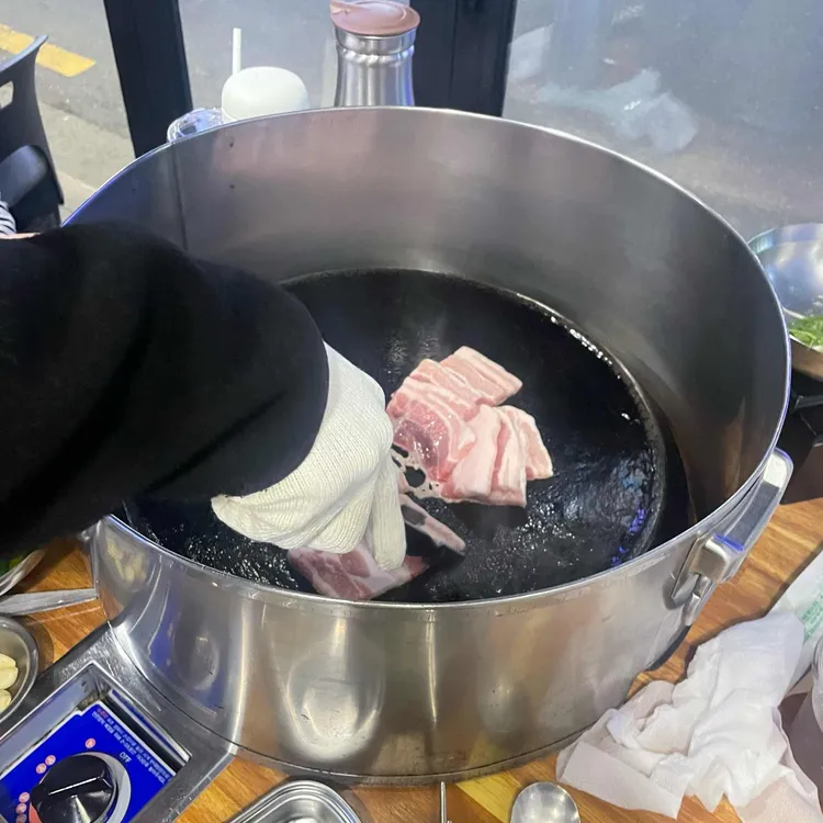 무쇠김치삼겹 대표 사진