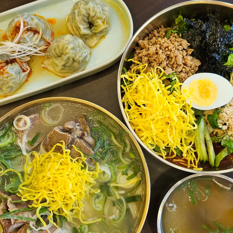 평이담백뼈칼국수 대표 사진