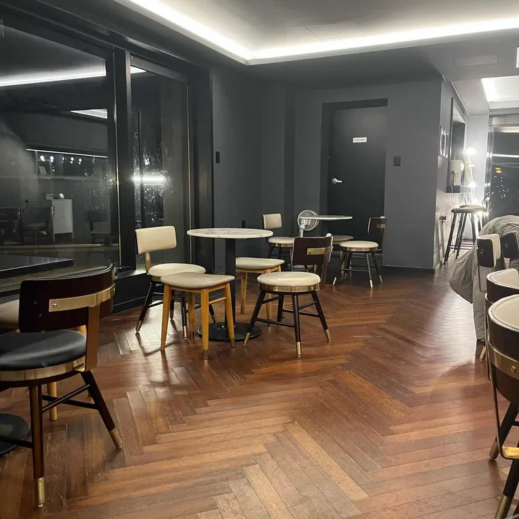 드아지트 대표 사진