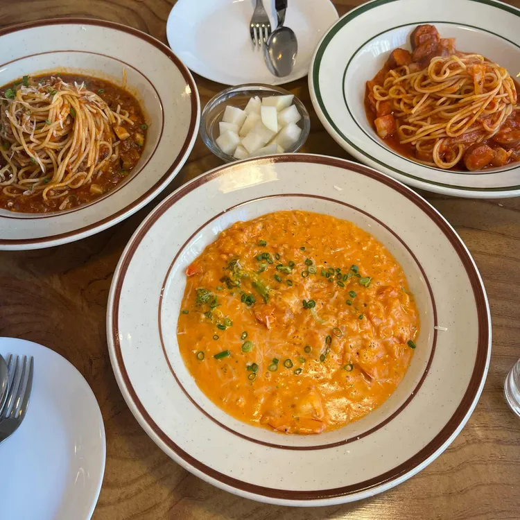 멋쟁이 토마토 대표 사진