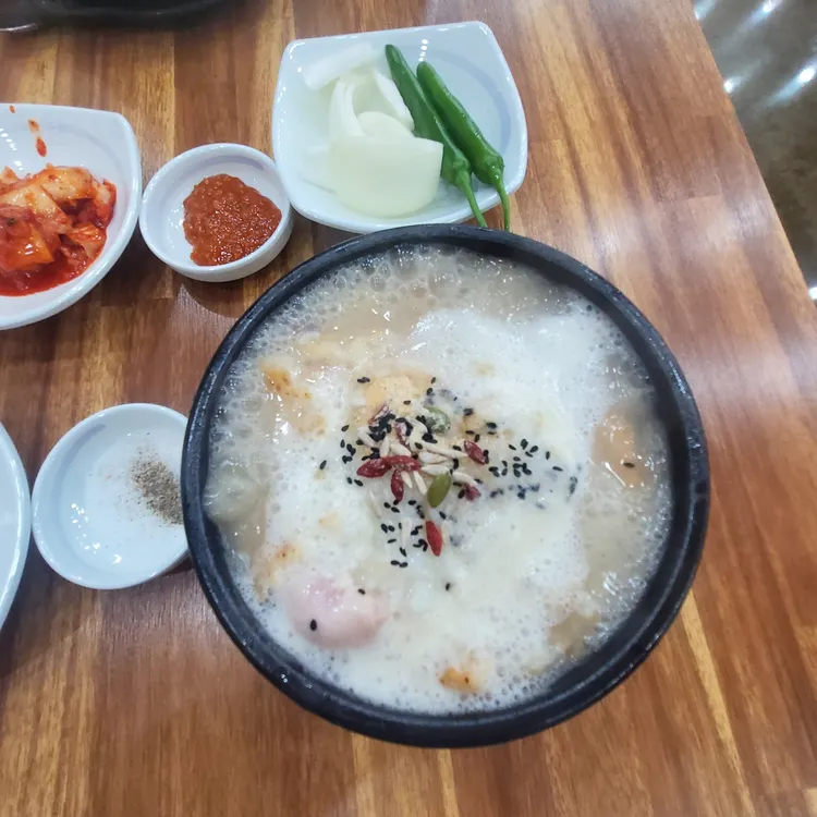 송화삼계탕 대표 사진