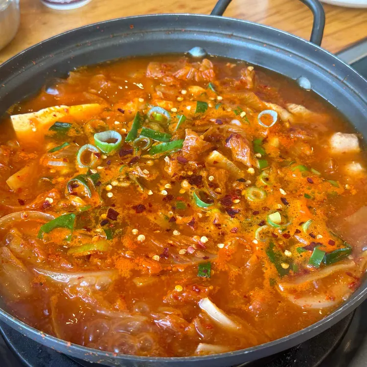 24시 김치찌게 삽겹살 고기차차 대표 사진