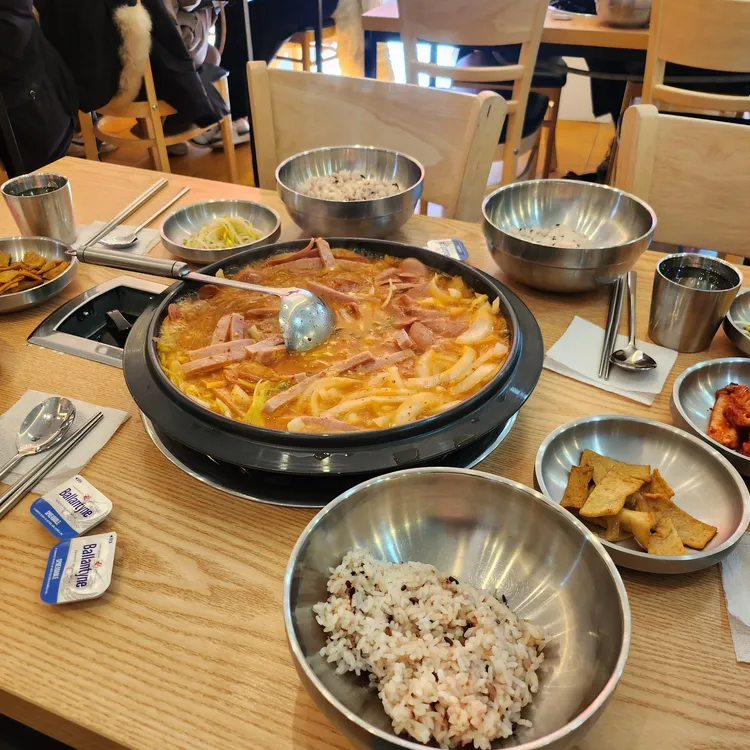 엉클부대찌개 사진 2