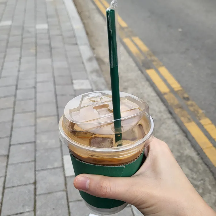 커피는 커피 대표 사진