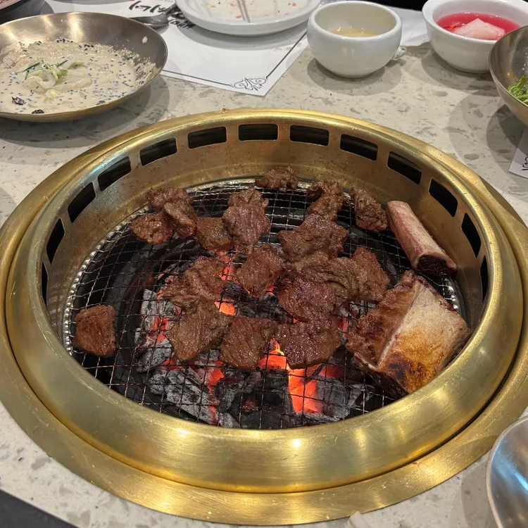 백마 김씨네 대표 사진