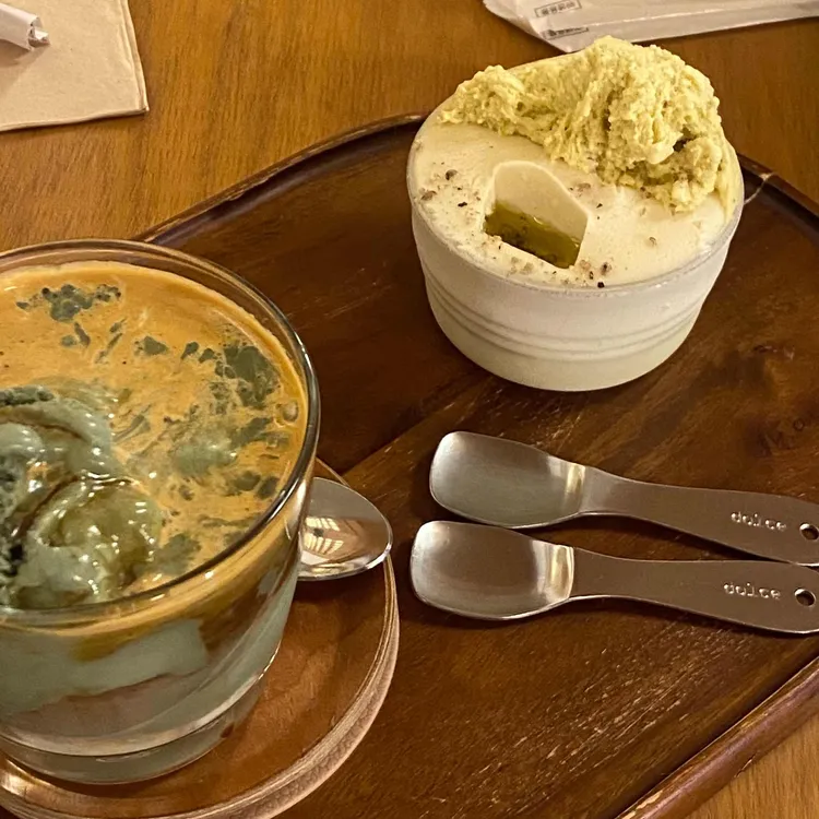 더 마틴 대표 사진