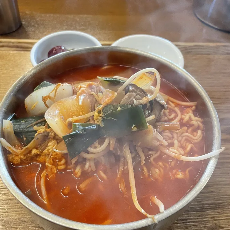 육장화 대표 사진