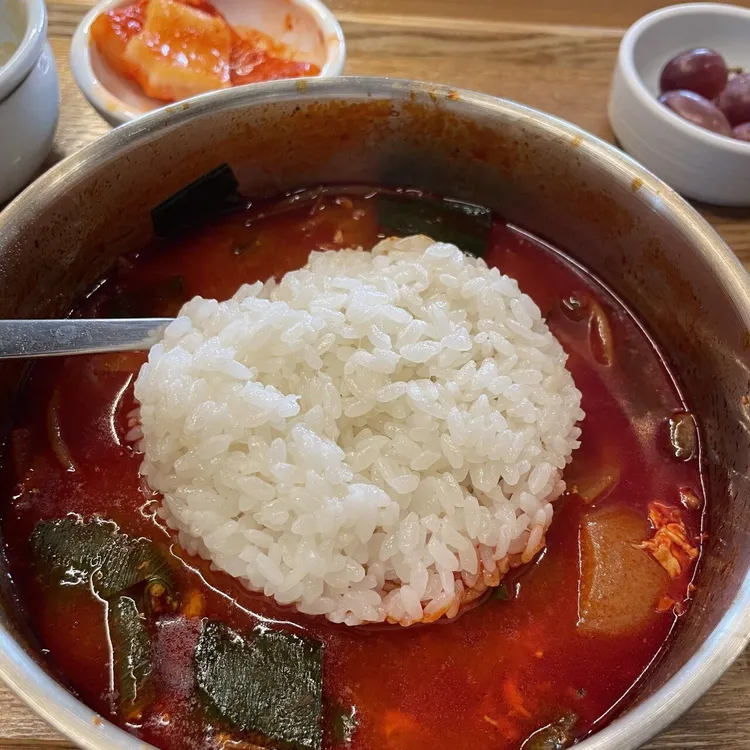 육장화 대표 사진