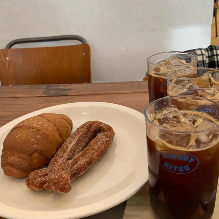 세이버리 바이츠 대표 사진