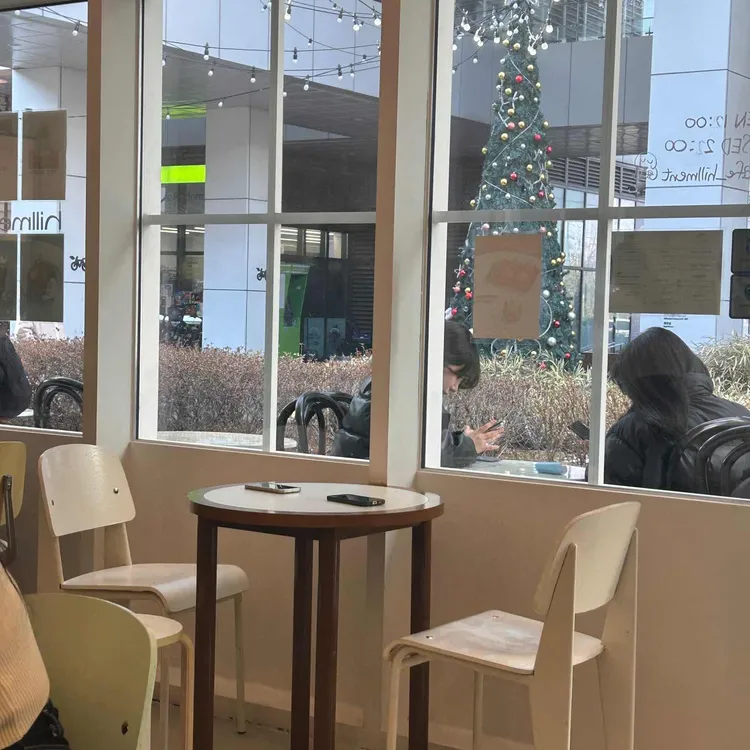 힐먼트 대표 사진