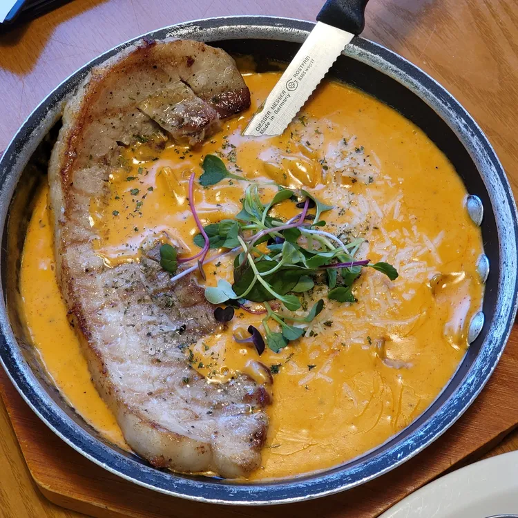 라라코스트 대표 사진
