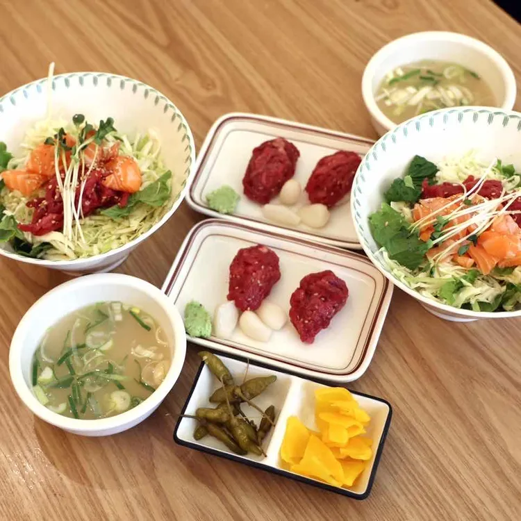 육회바른연어 대표 사진