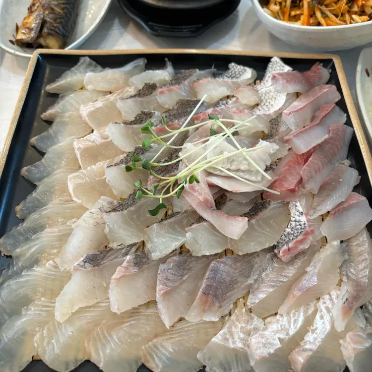 김군 박군 횟집 사진 1