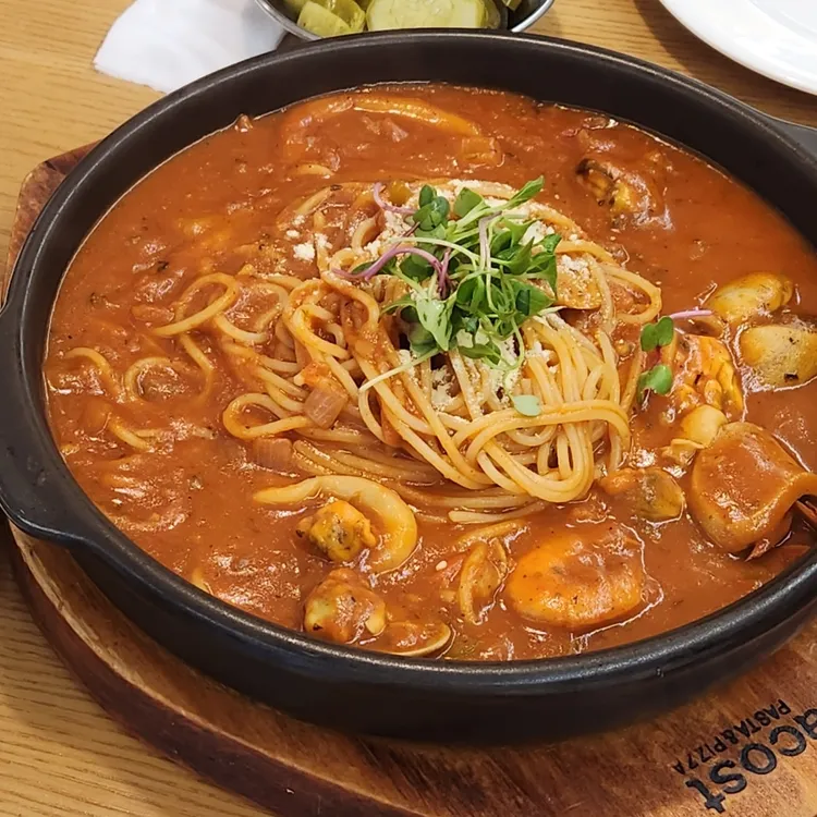 라라코스트 대표 사진