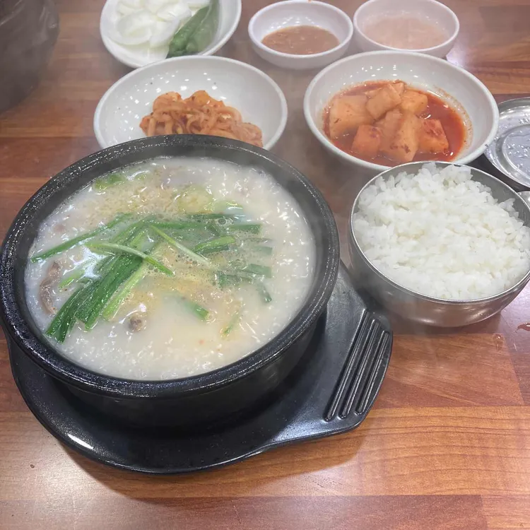 신의주찹쌀순대 대표 사진
