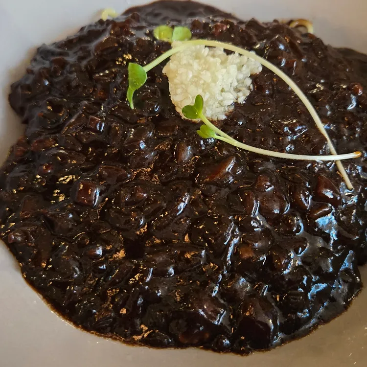 찌엔용 대표 사진