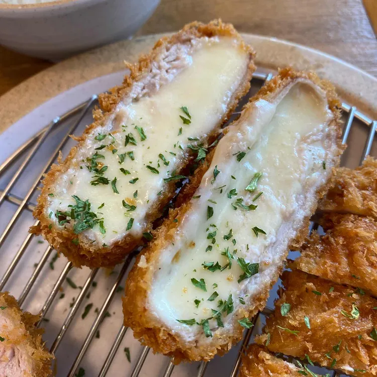 정성카츠 대표 사진