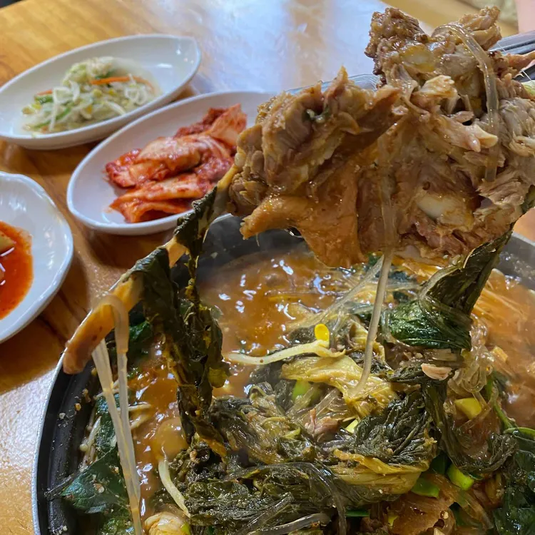 황토밭왕족발감자탕 대표 사진