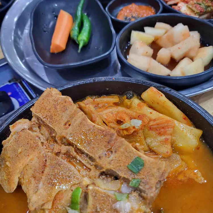 더본감자탕 대표 사진