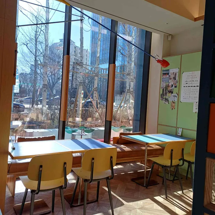 카페룩트 대표 사진