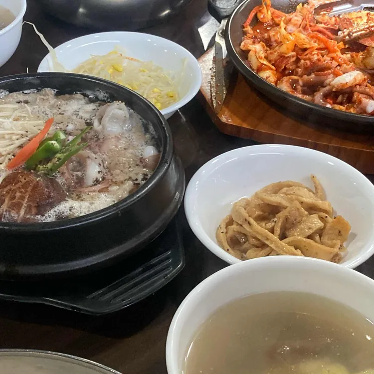 길모퉁이 대표 사진