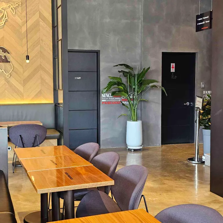 파스쿠찌 대표 사진